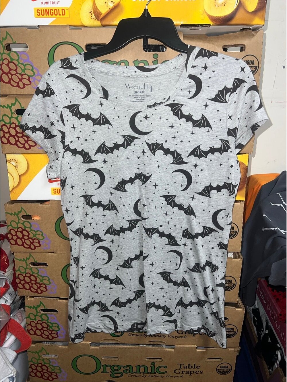WOMENS Halloween shirt size XL in juniors